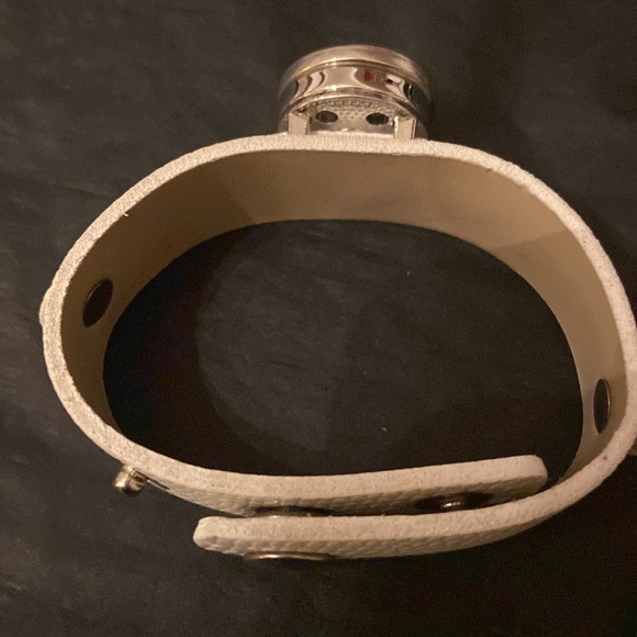 - HD Snap Button Leather Bracelet - Picture 3 of 7